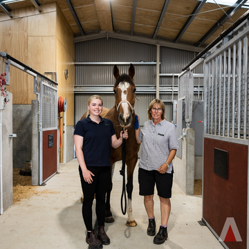 Veterinary Uniforms That Work: Safety, Comfort & Functionality Combined