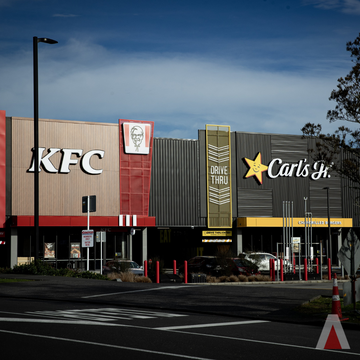 Spotlight on Restaurant Brands: How Uniforms Support Brand-Driven Teams